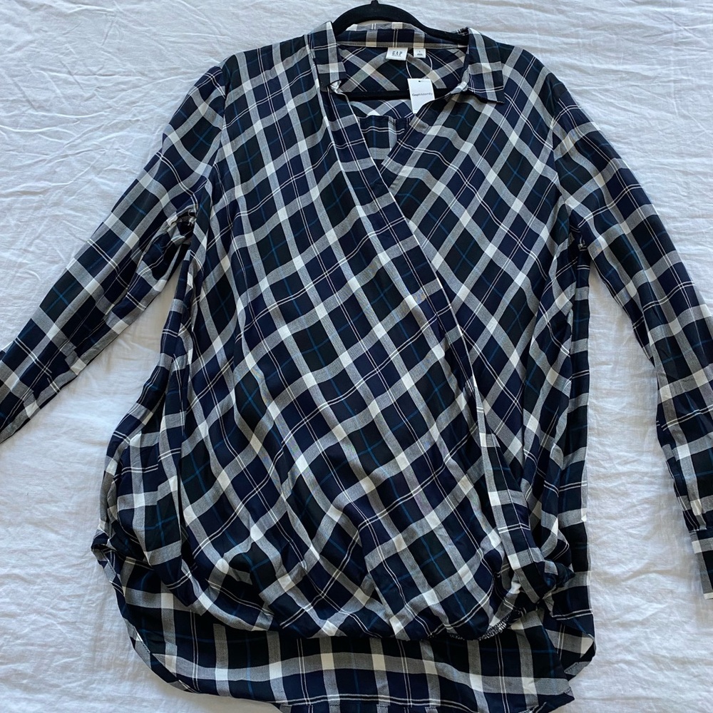NWT Gap Maternity Shirt L